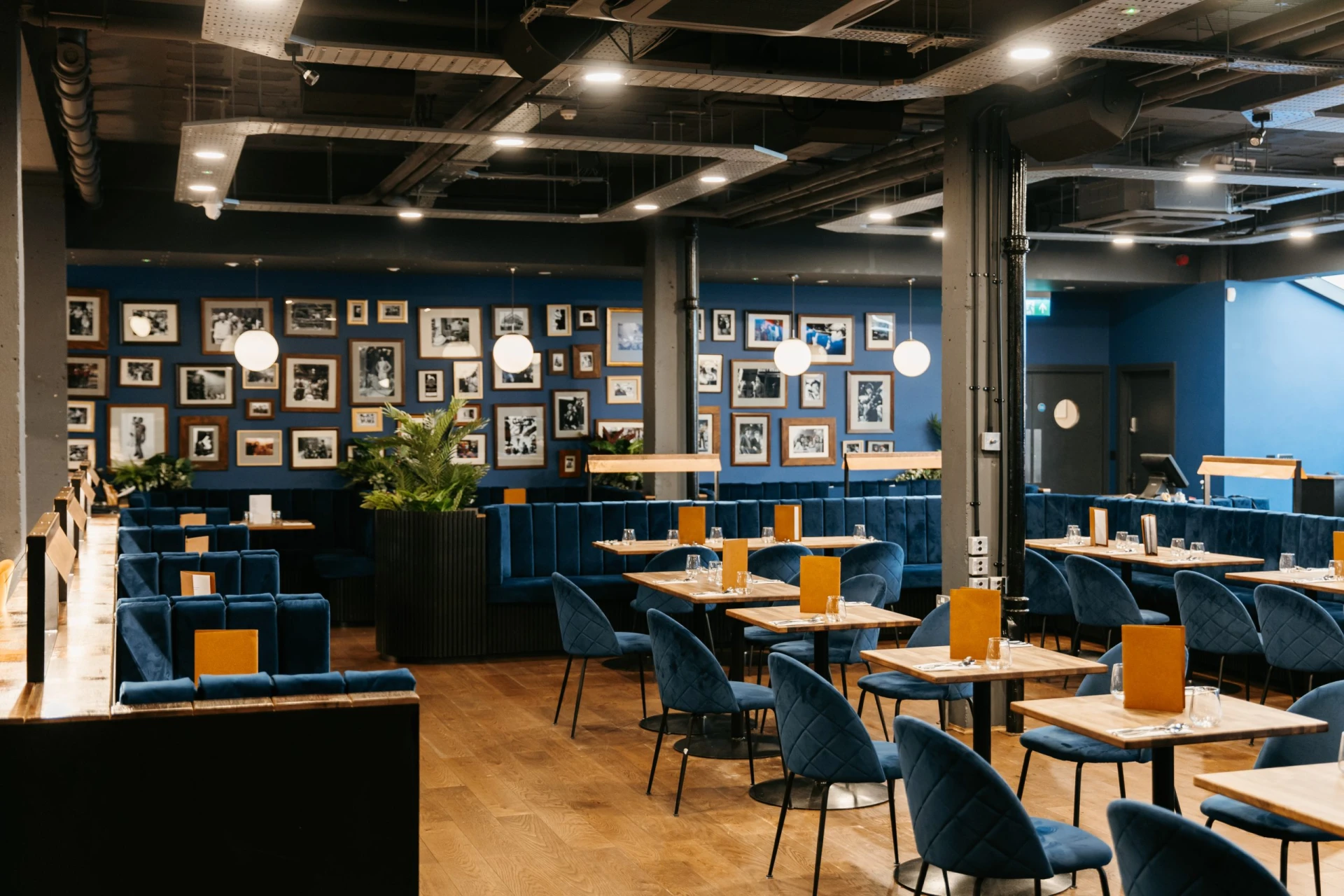 Why is Restaurant Decoration Important? 